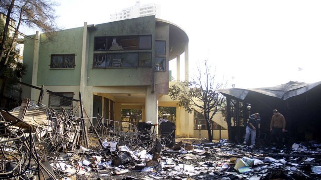 Municipio de Valparaíso fustigó sistema de subvención escolar tras incendio en colegio