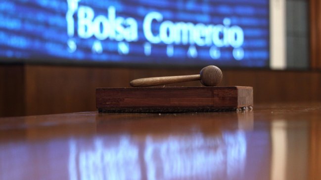 Bolsa de Santiago cayó a su nivel más bajo en 20 meses