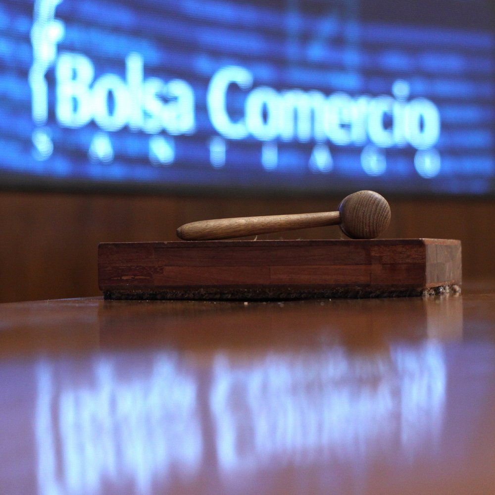 Bolsa de Santiago cayó a su nivel más bajo en 20 meses