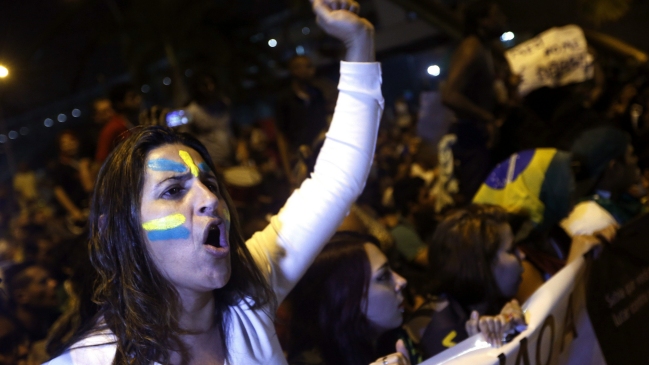 Holzmann duda que discurso de Rousseff termine con las protestas