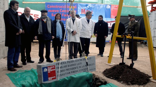 Autoridades pusieron la primera piedra del nuevo Centro de Salud Familiar Barros Luco