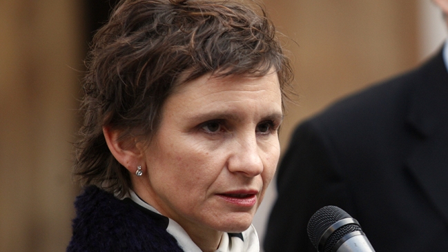 Tohá: No es serio que entreguemos los colegios al Ejército con niños adentro