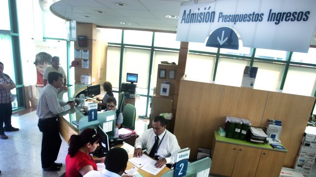 Abogado: Reajustes de isapres son inconstitucionales