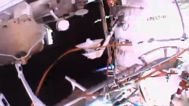 Nasa transmite caminata espacial de cosmonautas