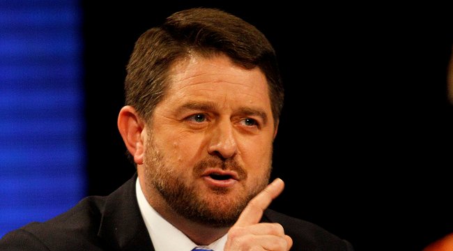 Orrego bromeó con la interpelación de Velasco