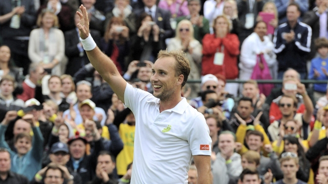 El verdugo de Rafael Nadal abandonó Wimbledon por lesión