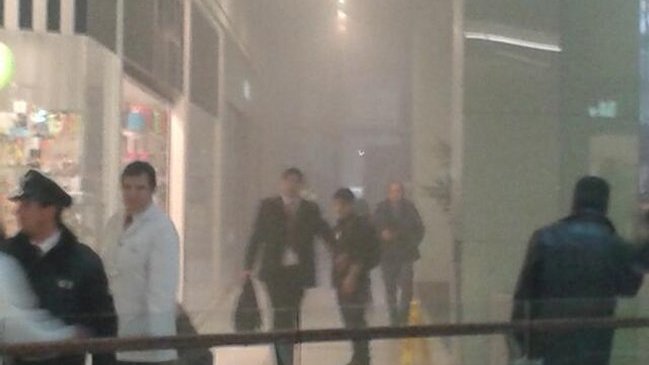 Evacúan preventivamente Costanera Center por incendio