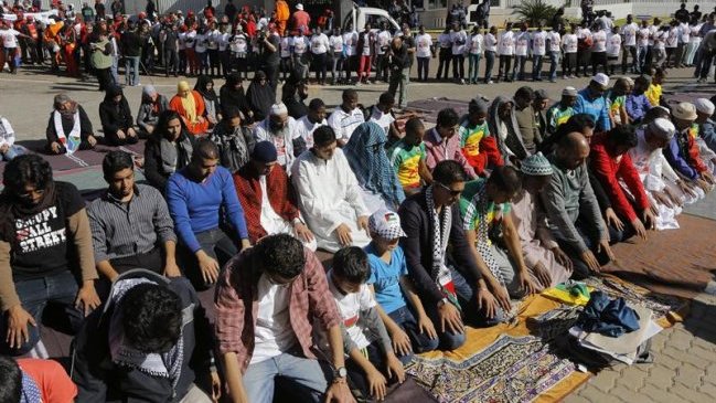 Policía sudafricana dispersó manifestación contra Barack Obama