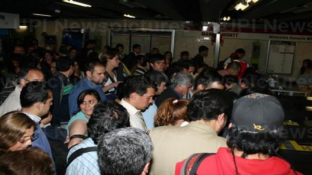 Aviso de bomba en estación Tobalaba del Metro