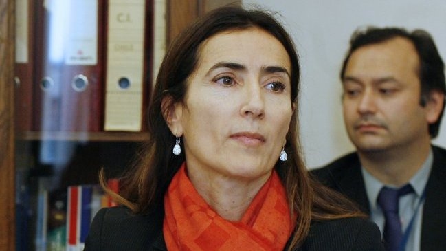 Ministra Schmidt y su viaje a Italia: Cumplía 20 años de matrimonio