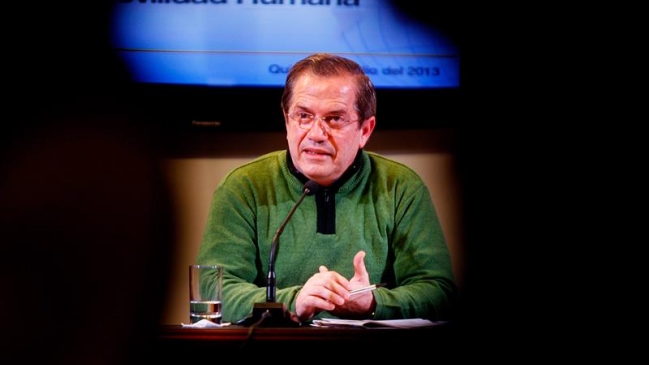 Canciller de Ecuador reveló hallazgo de micrófono en embajada en Londres