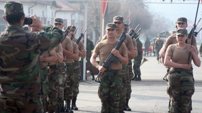 Encapuchados ingresaron al Regimiento Buin y asaltaron a un soldado