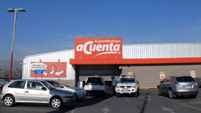 Delincuentes asaltaron un supermercado en Quinta Normal