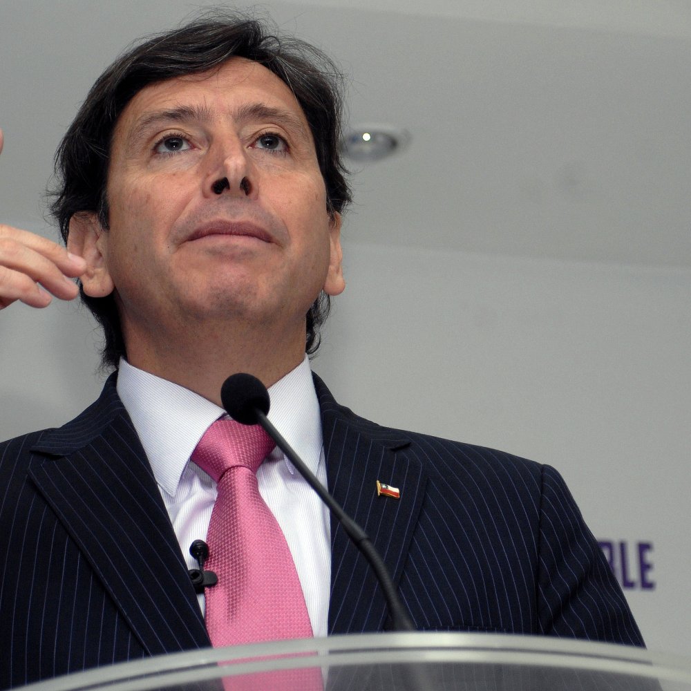 Lavín pidió a Laurence Golborne sumarse a la campaña de Longueira