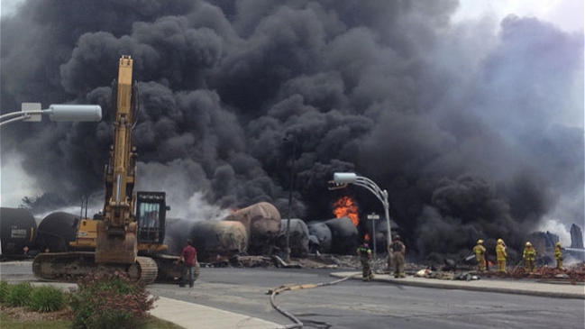 Explosión de tren cargado con petróleo dejó decenas de desaparecidos en Canadá