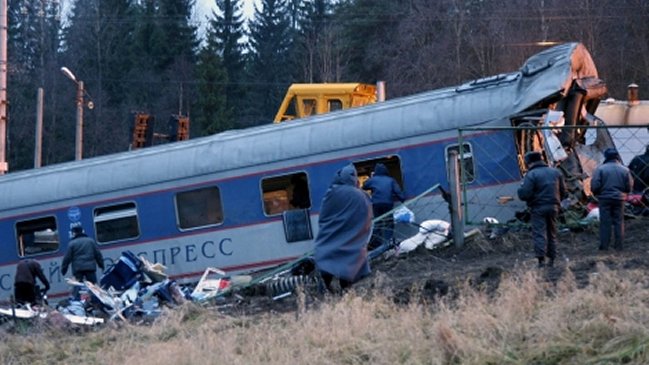 Tren de pasajeros descarriló y dejó cerca de 70 heridos en Rusia