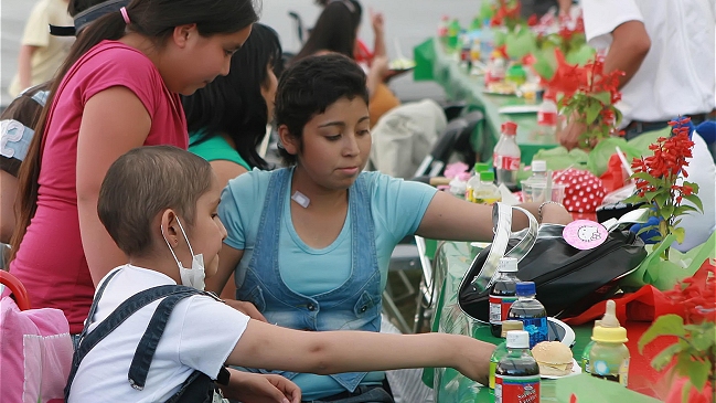 Senadores aprobaron ampliar permiso laboral para padres de niños con cáncer