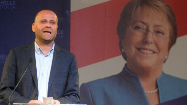 Vocero de Bachelet: Espero que el Presidente no sea rehén de la UDI en cambios al binominal