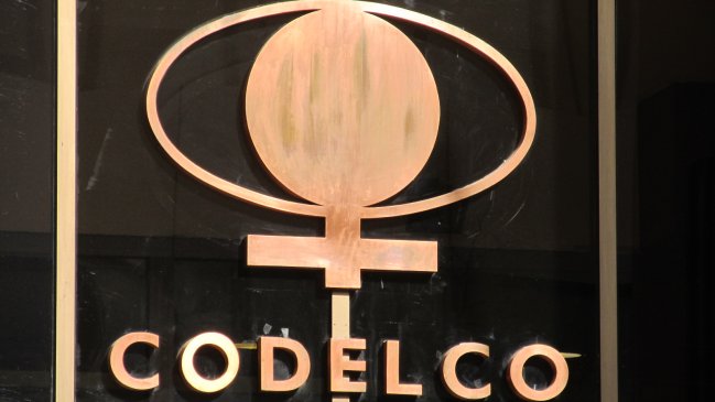 Trabajadores del cobre temen destrucción de minería estatal