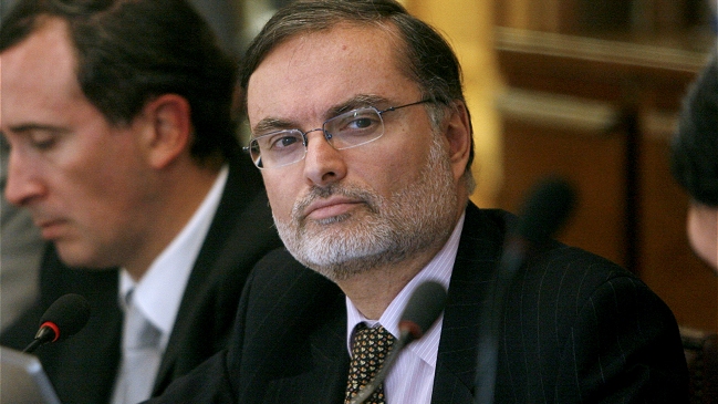 Funcionarios del SII piden la renuncia de Pereira tras informe de Contraloría