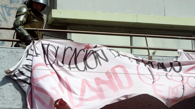 Con 38 detenidos terminó desalojo de la U. Central