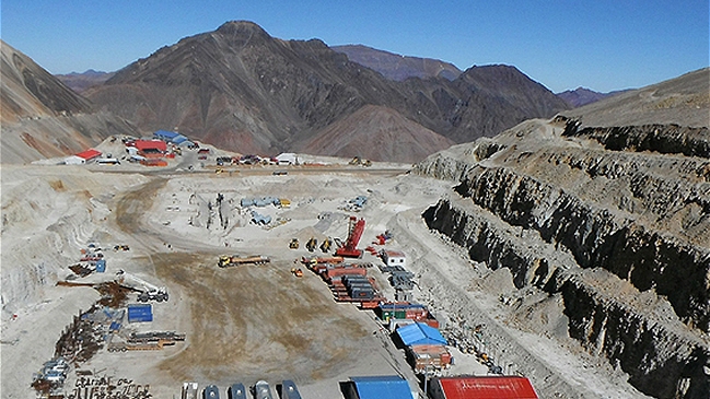Barrick espera retomar Pascua Lama a fines de 2014