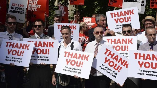 Reino Unido legalizó el matrimonio homosexual tras visto bueno de la reina