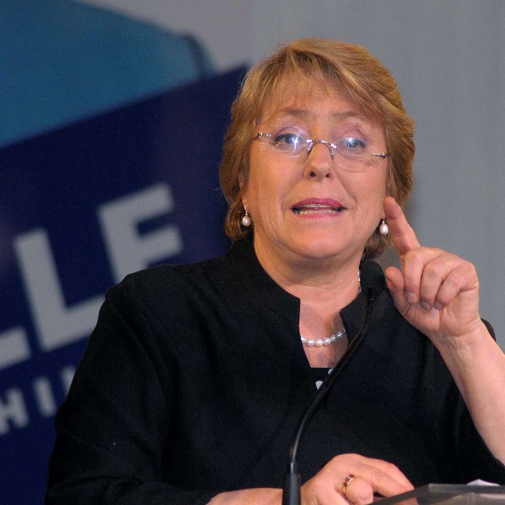 Bachelet: Vamos a devolver la educación al Estado