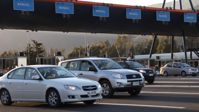 Fin de vacaciones: Cien mil vehículos ya regresaron a Santiago