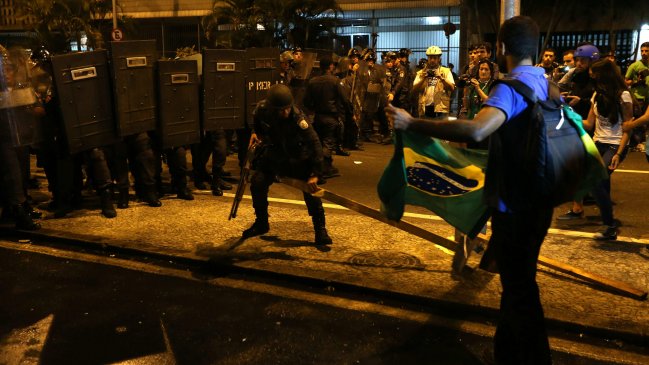 Vicario comparó protestas en Brasil con movimiento estudiantil chileno