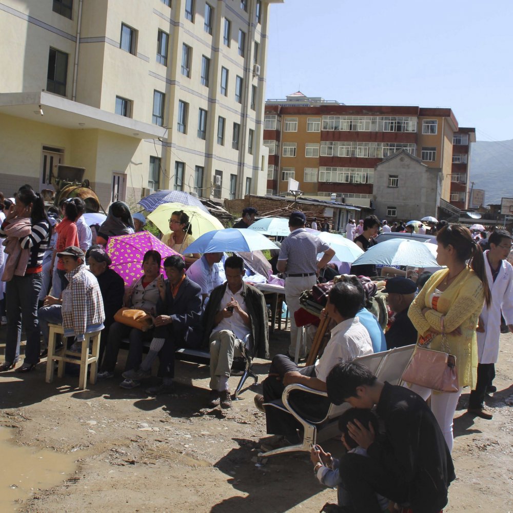 Suben a 94 los muertos por terremoto en China