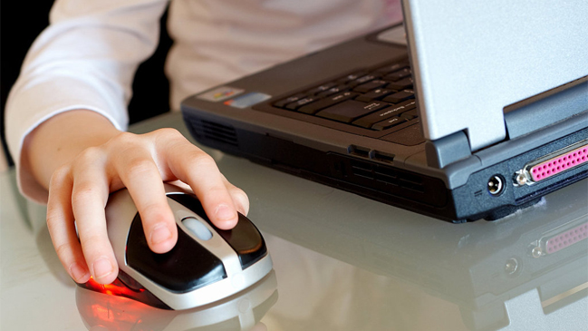 Estudio: Infidelidad cibernética daña tanto como la carnal