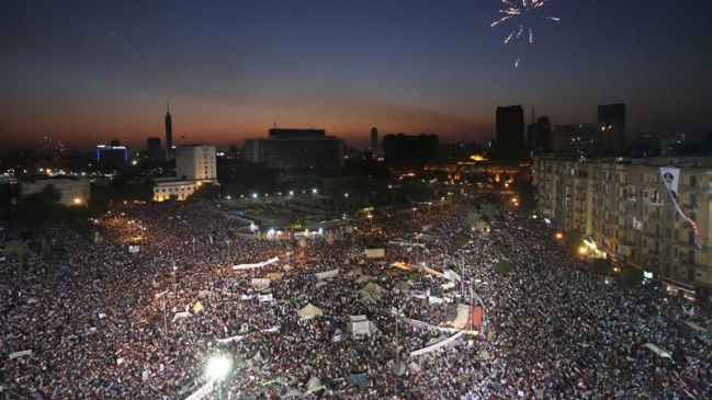 Justicia egipcia ordenó detener a Mursi en medio de jornada de protestas