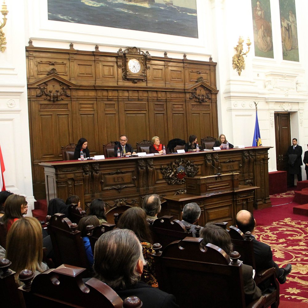 Buscan multar a parlamentarios por inasistencias injustificadas