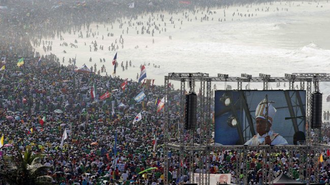 Papa pidió a los jóvenes 