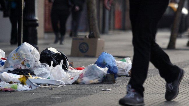 Recolectores amenazan con botar la basura de los camiones en las calles