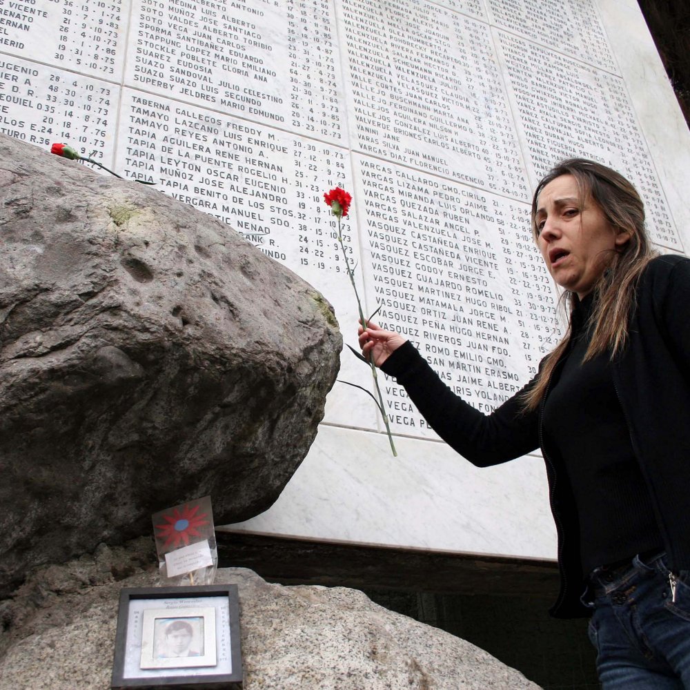 Descubrieron rieles usados para lanzar cuerpos al mar en dictadura