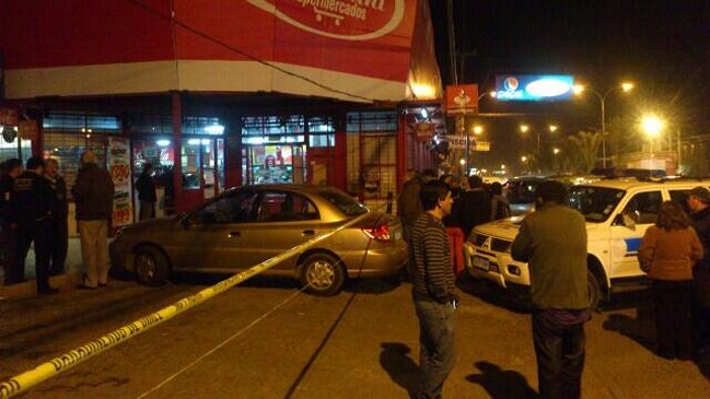 PDI detuvo a cinco sujetos por intento a robo de supermercado de Melipilla