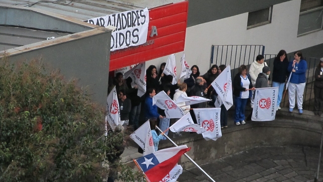 Funcionarios de la ex Posta Central iniciaron paro indefinido por despidos