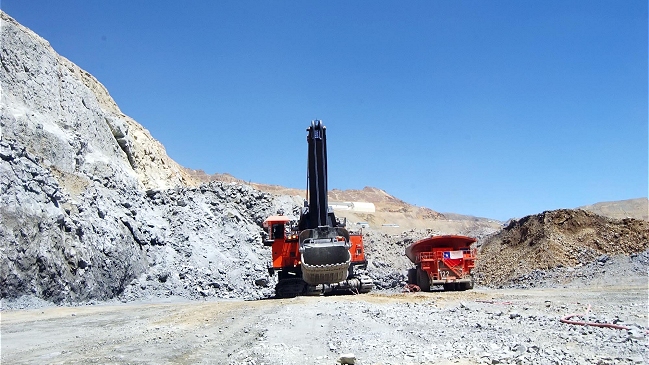 Explosión dejó tres trabajadores heridos en mina Andina de Codelco