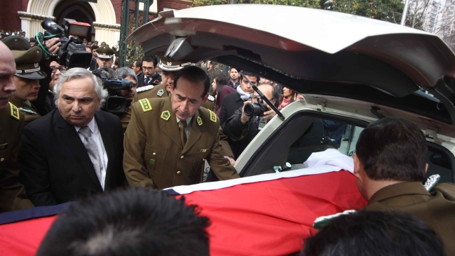 Chadwick a prófugo por carabinero muerto: Lo está buscando Chile entero