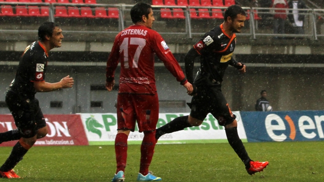 Ñublense y Cobreloa igualaron bajo la lluvia en Chillán