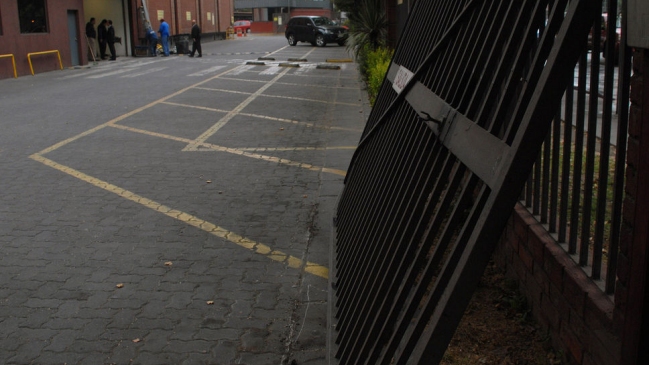 Delincuentes asaltaron outlet de zapatos y ropa en Huechuraba