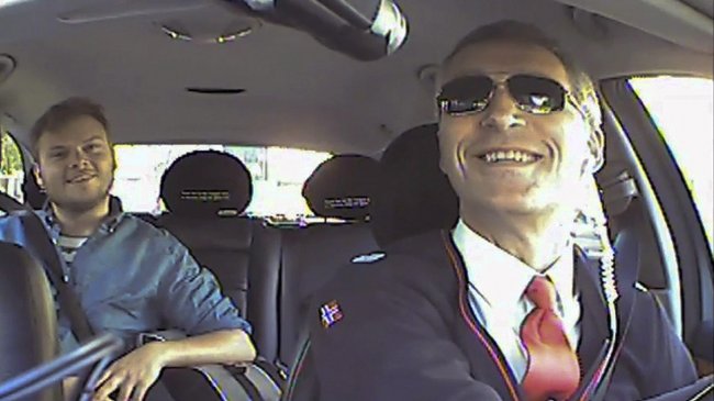 Primer ministro noruego fue taxista por un día