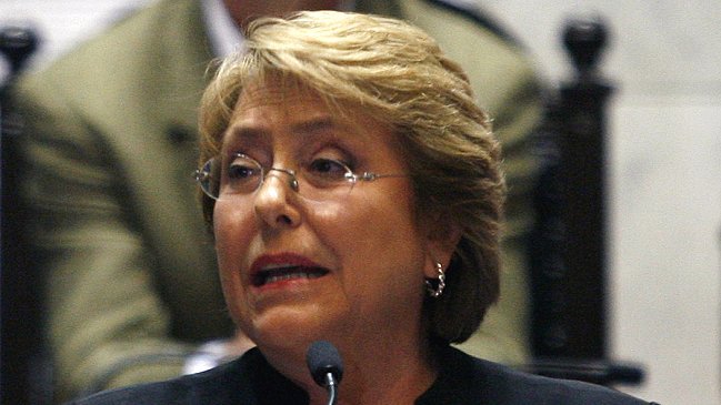 Bachelet: Debates deben ser con todos los candidatos