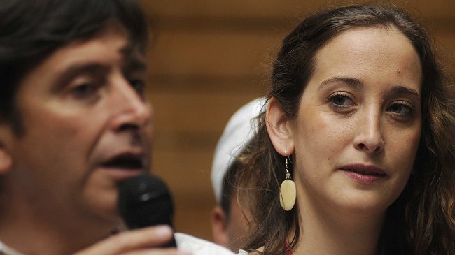 Golborne defendió postulación parlamentaria de su hija