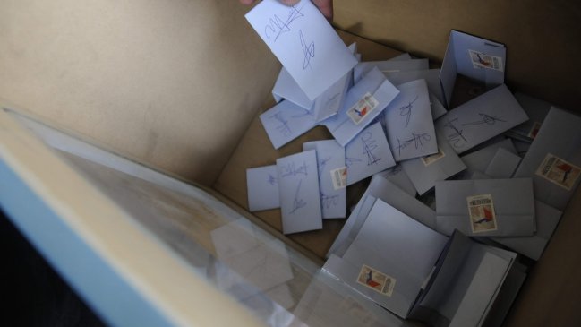 Comisión del Senado votará propuesta de voto para chilenos en el extranjero este miércoles