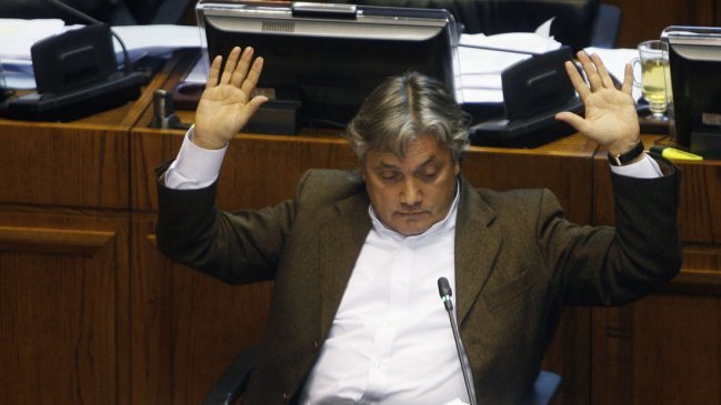 Justicia decretó remate de vivienda de senador Alejandro Navarro