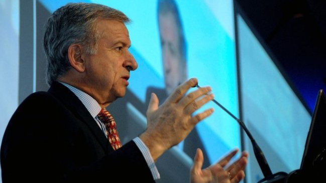 Economistas difieren de ministro Larraín por PIB: 