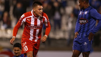 Nicolás Castillo estira el marcador para la UC ante Emelec